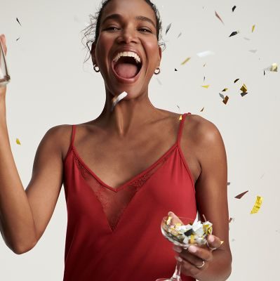 40% OFF YOUR ENTIRE PURCHASE + SPECIAL BUYS!*     icon